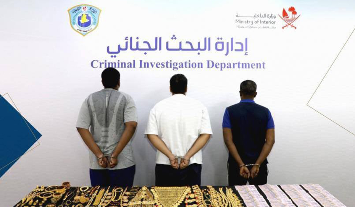 Three arrested for selling stolen gold jewelry in Qatar